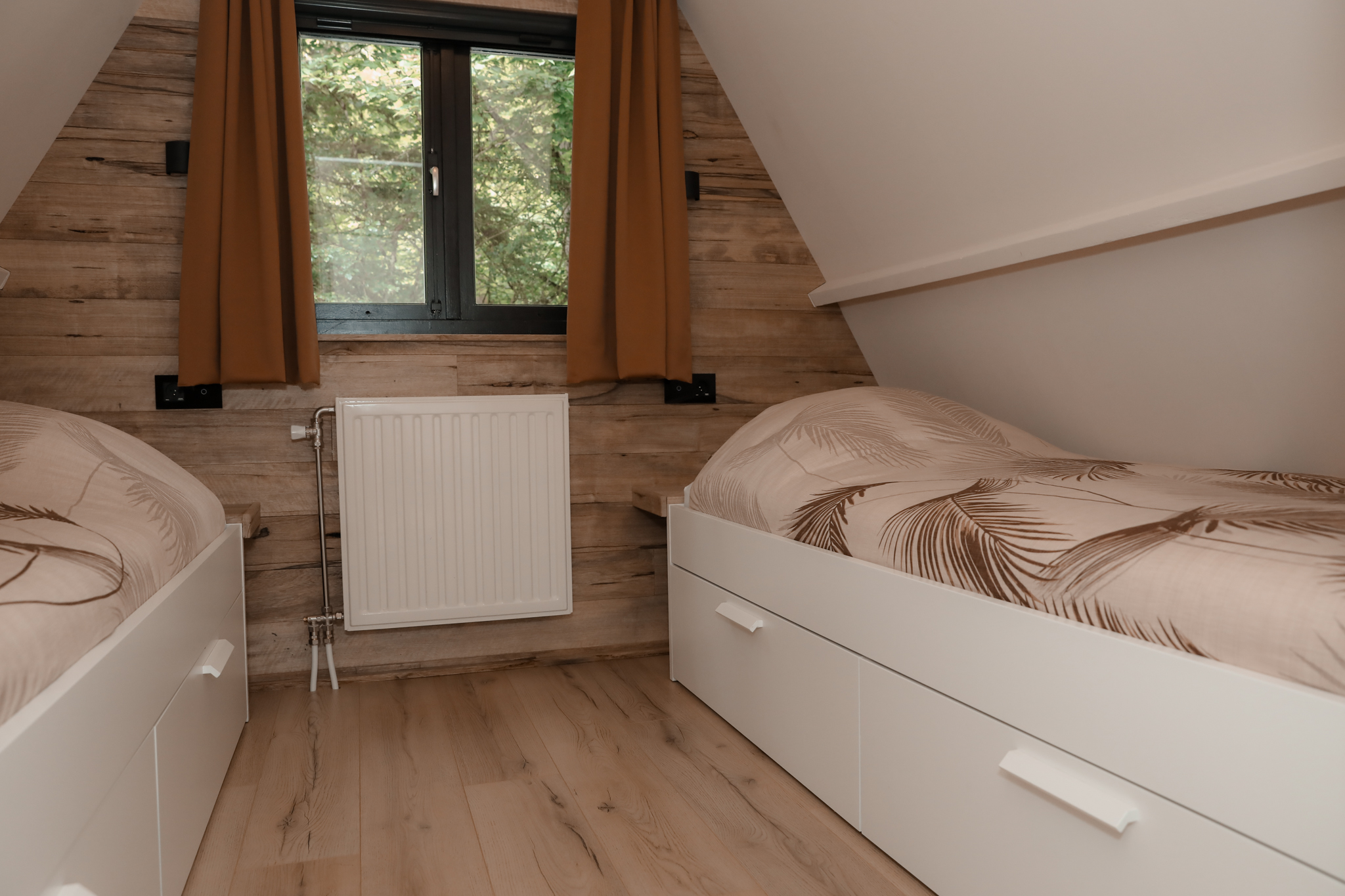 Slaapkamer 2: 2 eenpersoonsbedden